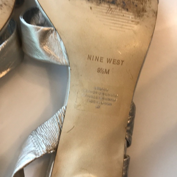 Nine West brio silver leather heel sandals. 9.5M - Picture 3 of 4